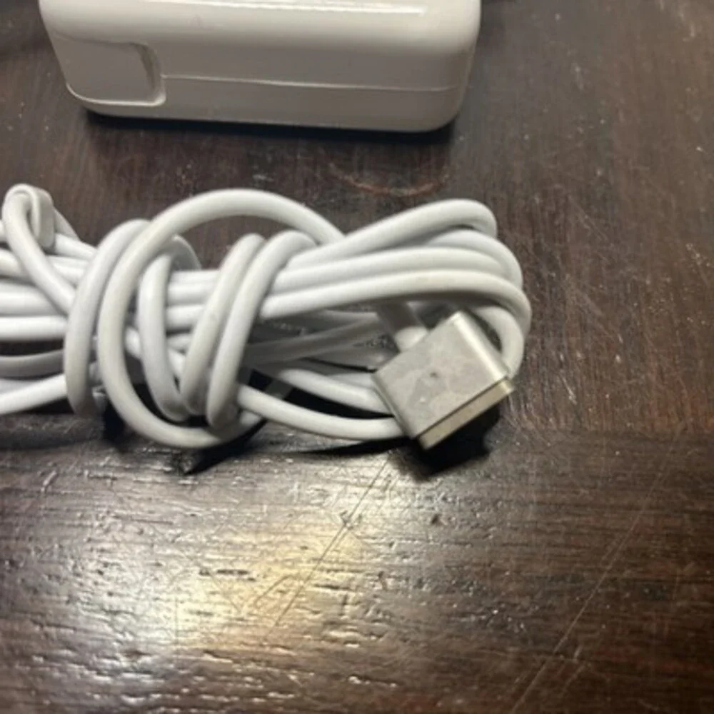 Replacement AC Adapter for MacBook Pro Model A1234 60W 100-240V 1.5A